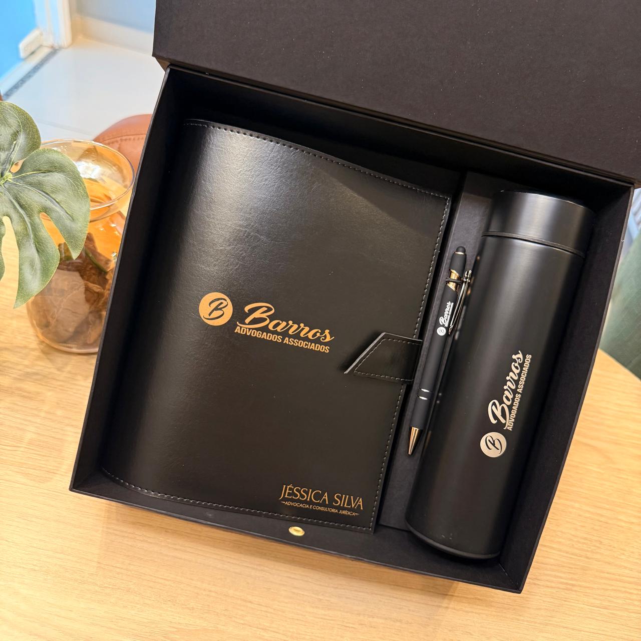 Kit: Caderno Fichário/Caneta/Garrafa/Caixa