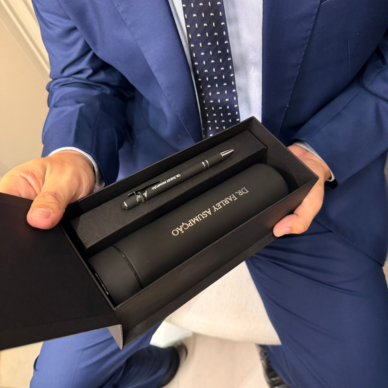 Kit Garrafa/Caneta/Caixa